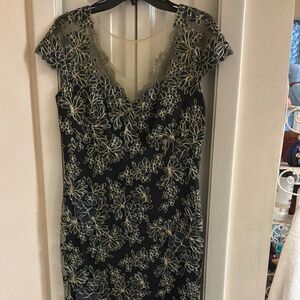 New, never worn Tadashi Shoji dress size 8